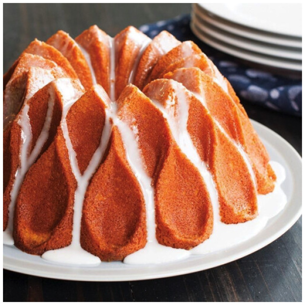 Nordic Ware Crown Bundt Pan-2