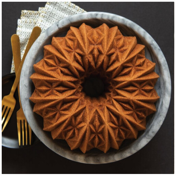 Nordic Ware Cut Crystal Bundt Pan-3