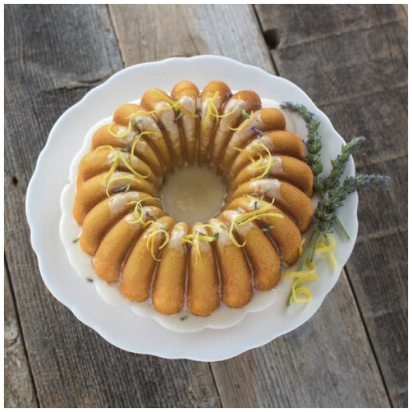 Nordic Ware Elegant Party Bundt Pan-4