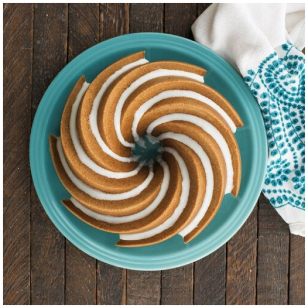 Nordic Ware Heritage Bundt Pan-6